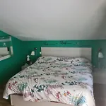 Urifer شقة